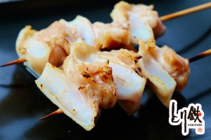 sとり鉄　新橋レンガ通り　ナンコツ　串